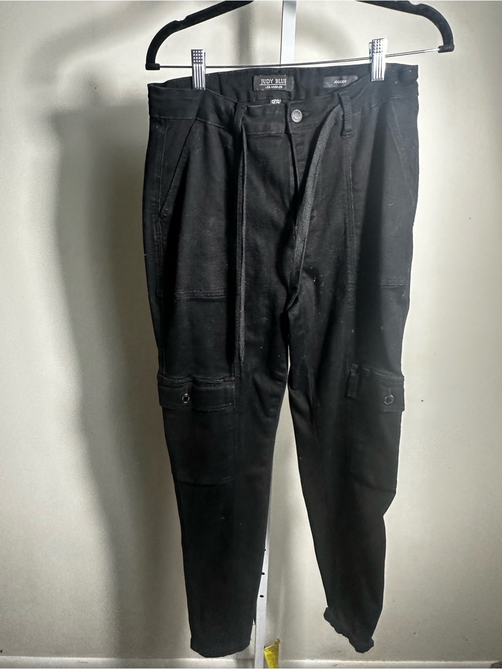 J175. Judy Blue Black Cargo Jogger Jeans Size 9/29 High Rise Utility Pants